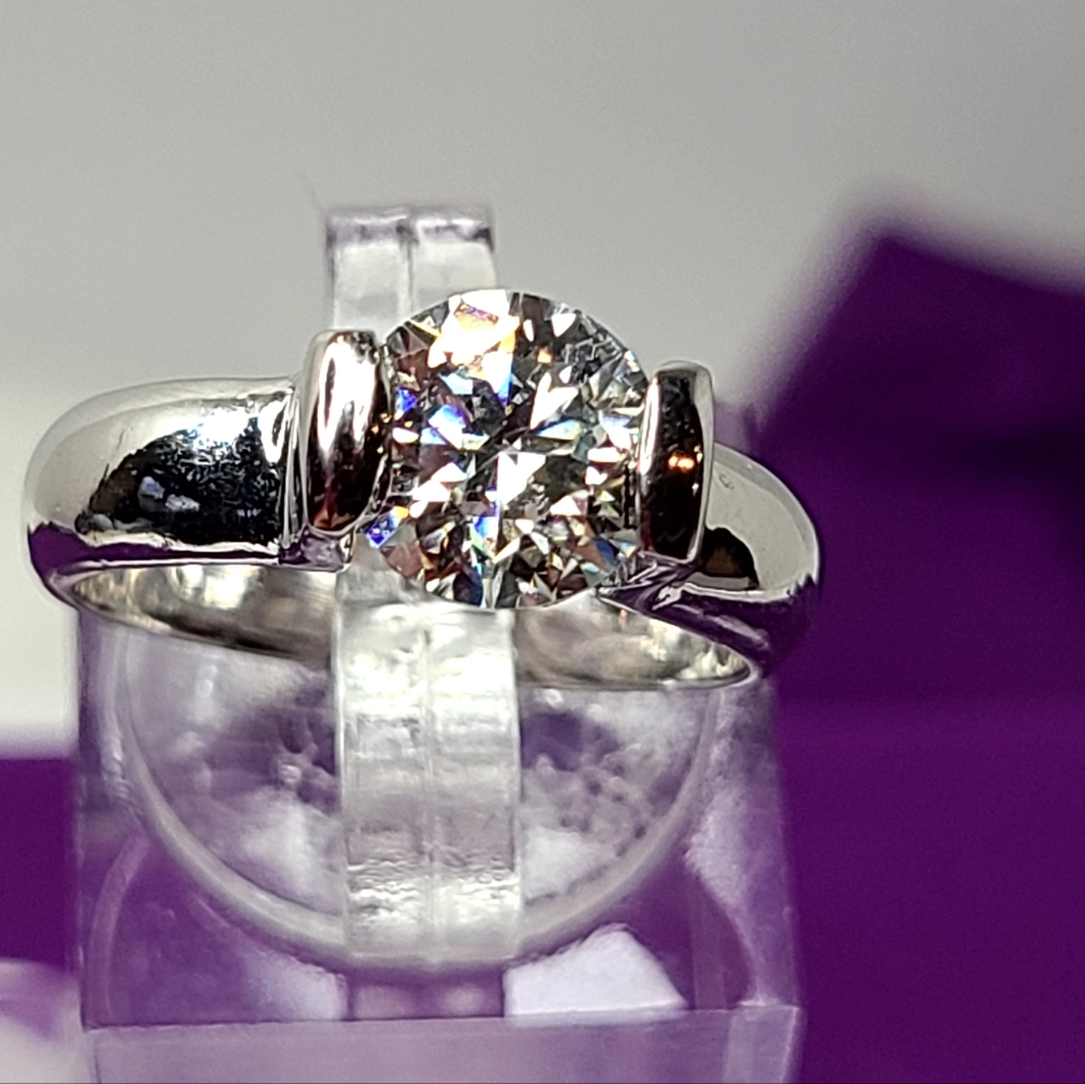 Moissanite 2 Carat Round Brilliant Unique Solitare Ring